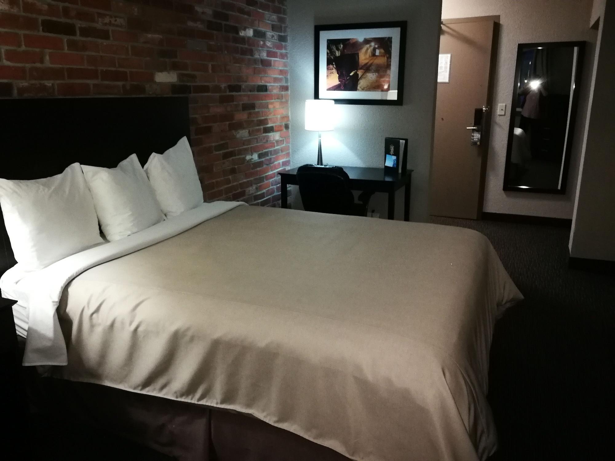 Super 8 By Wyndham Timmins On Hotel Luaran gambar