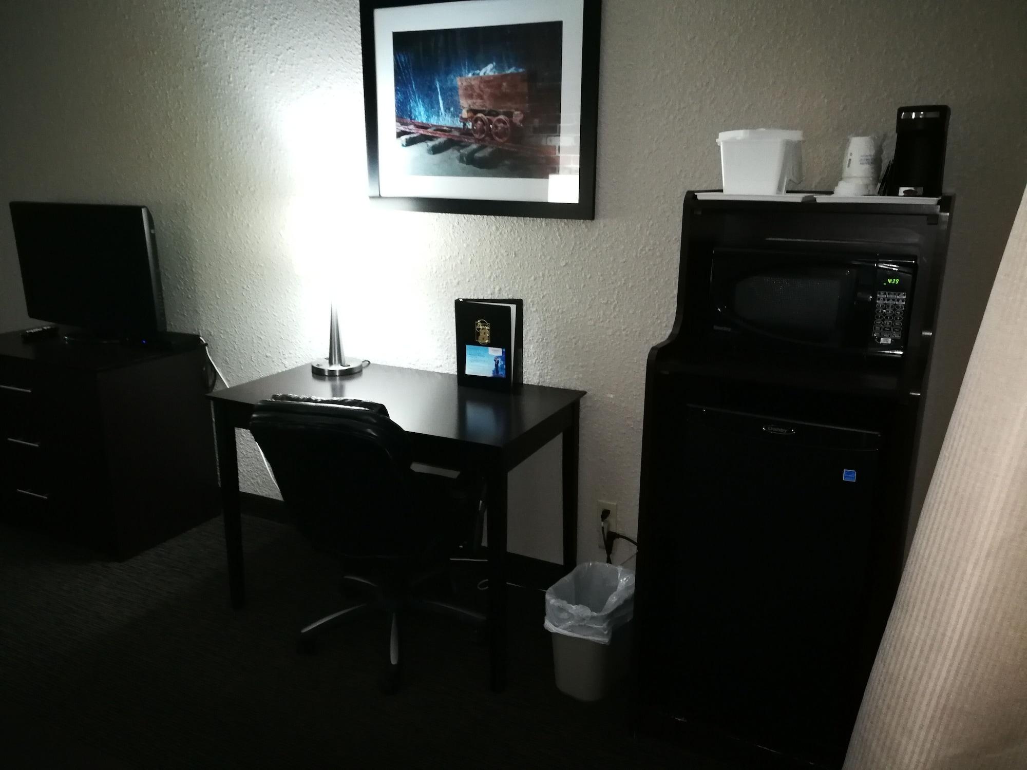 Super 8 By Wyndham Timmins On Hotel Luaran gambar