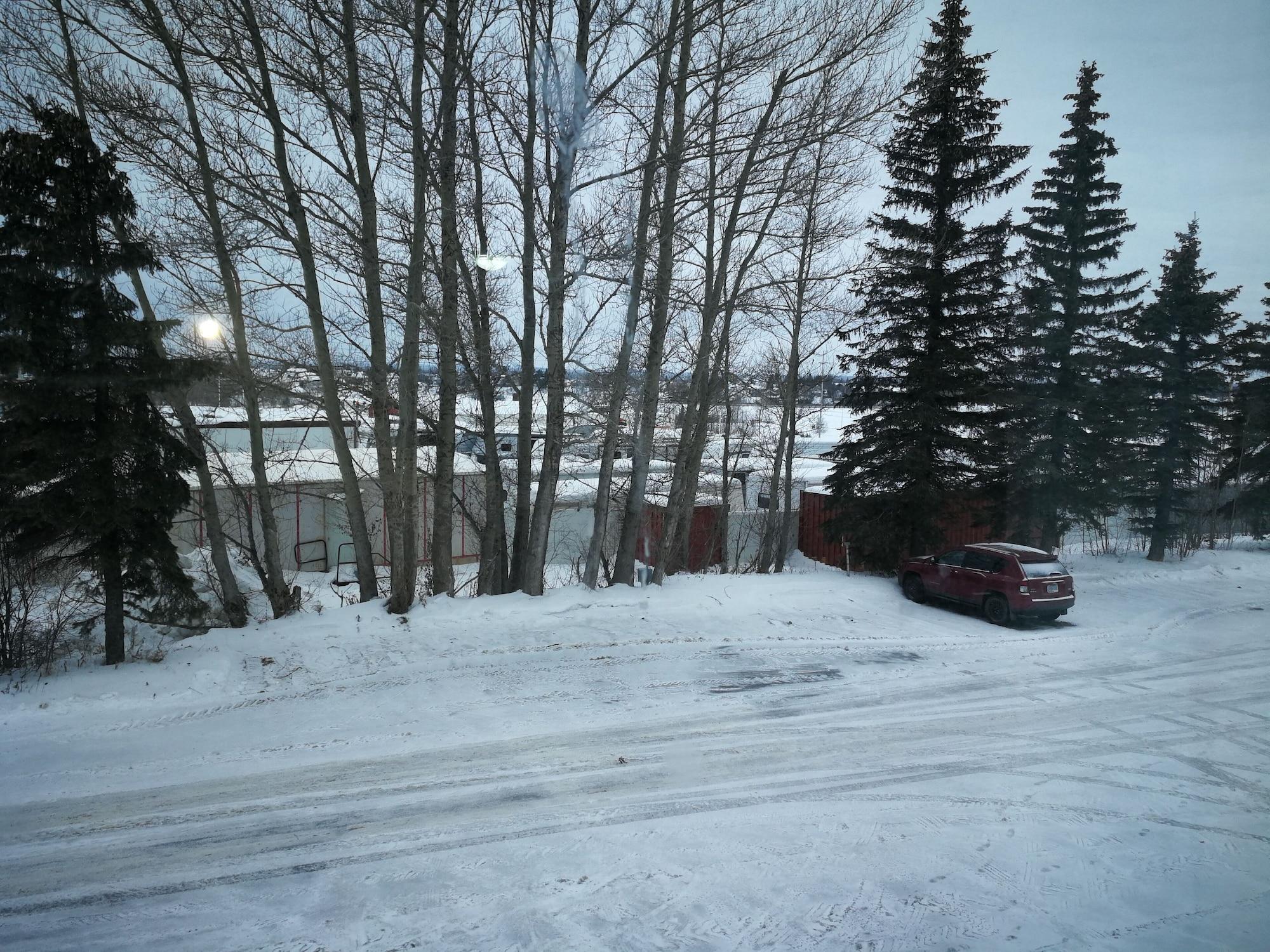 Super 8 By Wyndham Timmins On Hotel Luaran gambar