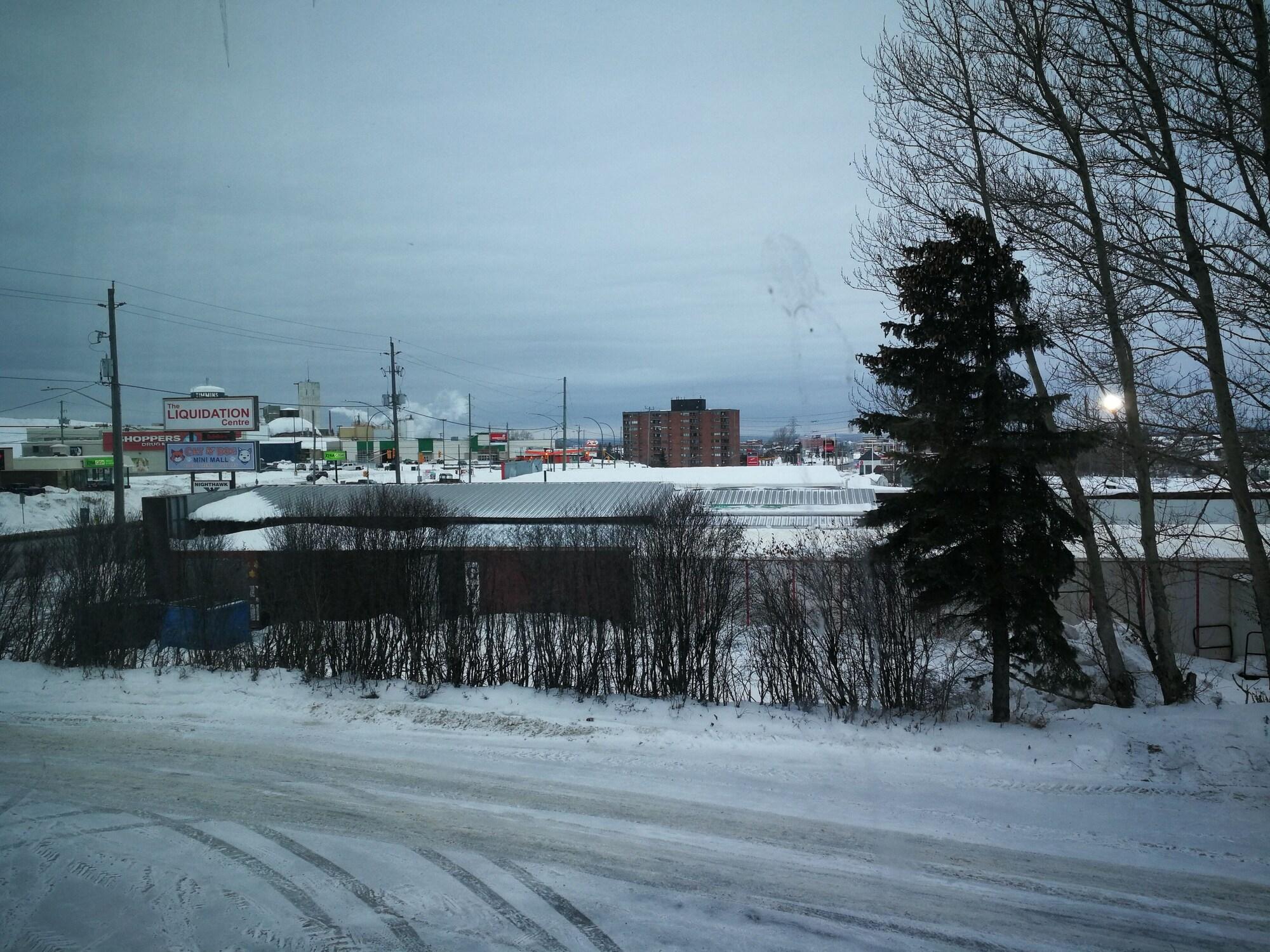 Super 8 By Wyndham Timmins On Hotel Luaran gambar