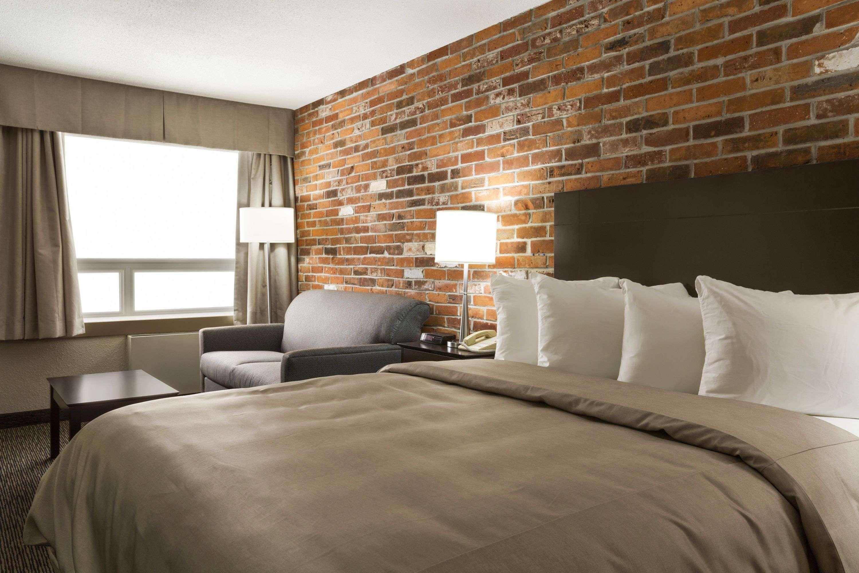 Super 8 By Wyndham Timmins On Hotel Luaran gambar