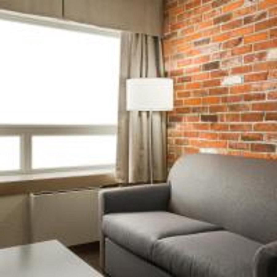 Super 8 By Wyndham Timmins On Hotel Luaran gambar